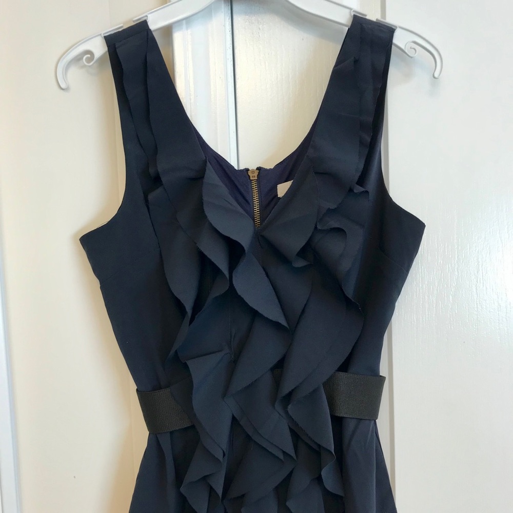 VGUC Size Small Navy & Black ruffled blouse